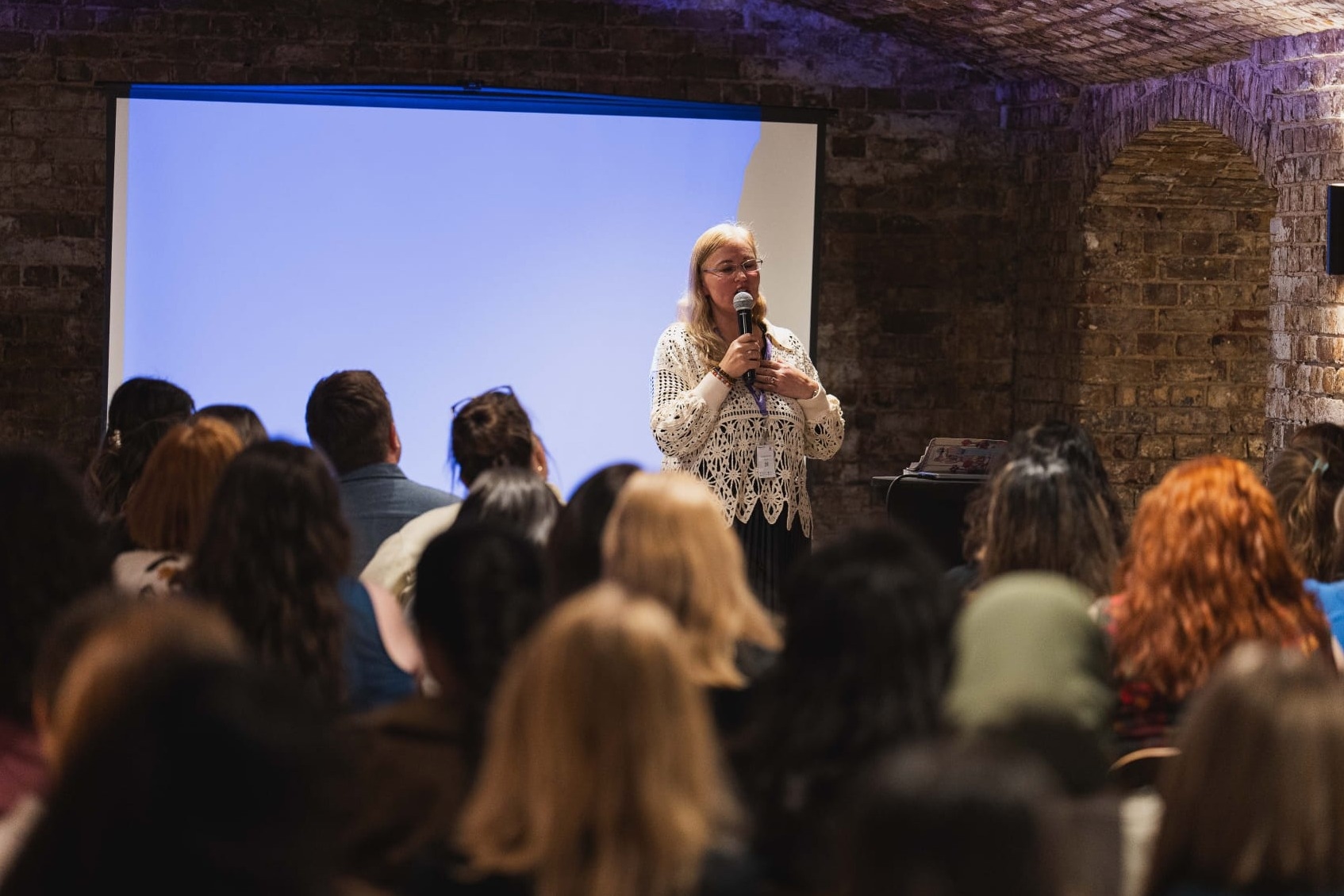 Vaida V. Stone delivering AI confidence training.